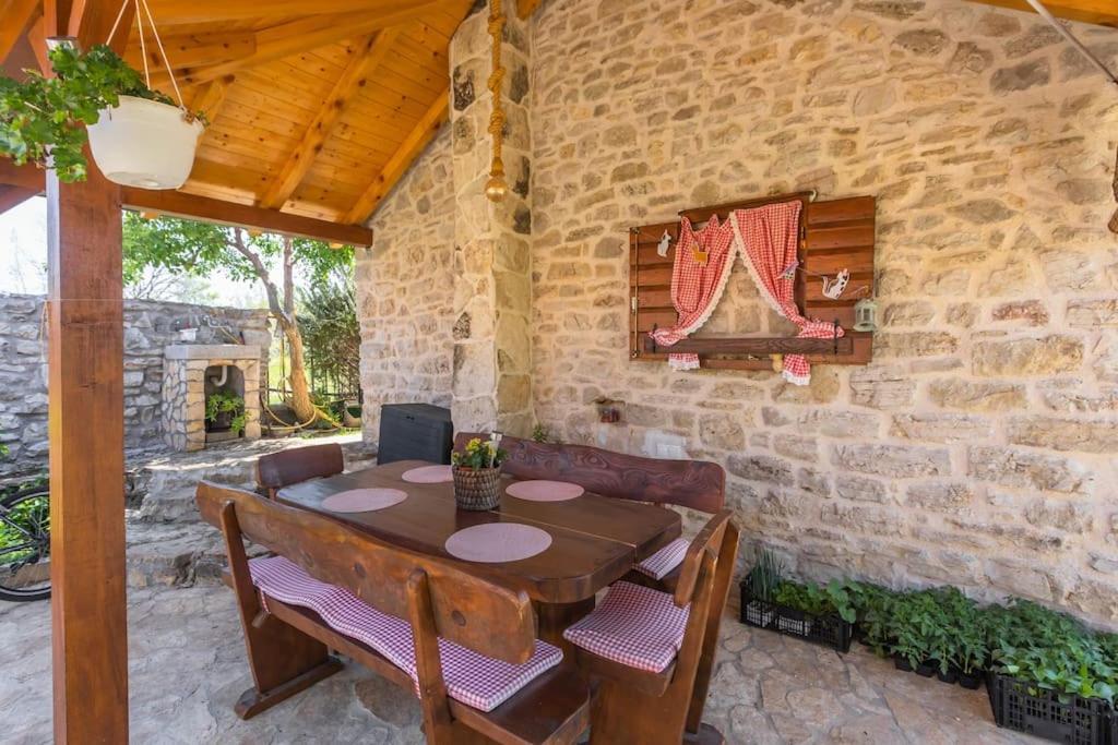 Peaceful House In Nature Nearby National Park Krka Bristane Luaran gambar